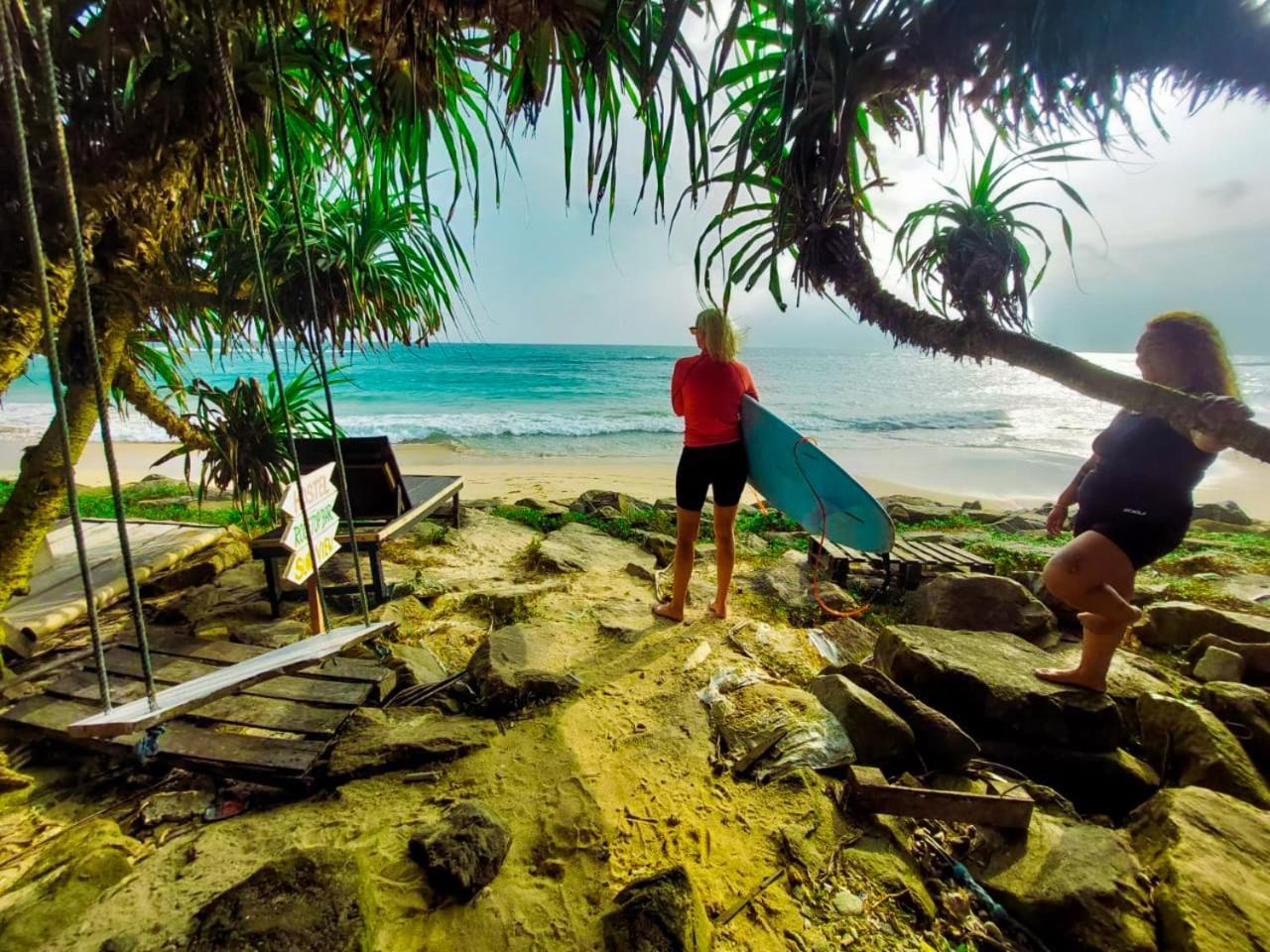 Hostel Gaia Ocean Surf Yoga Ahangama Exteriér fotografie