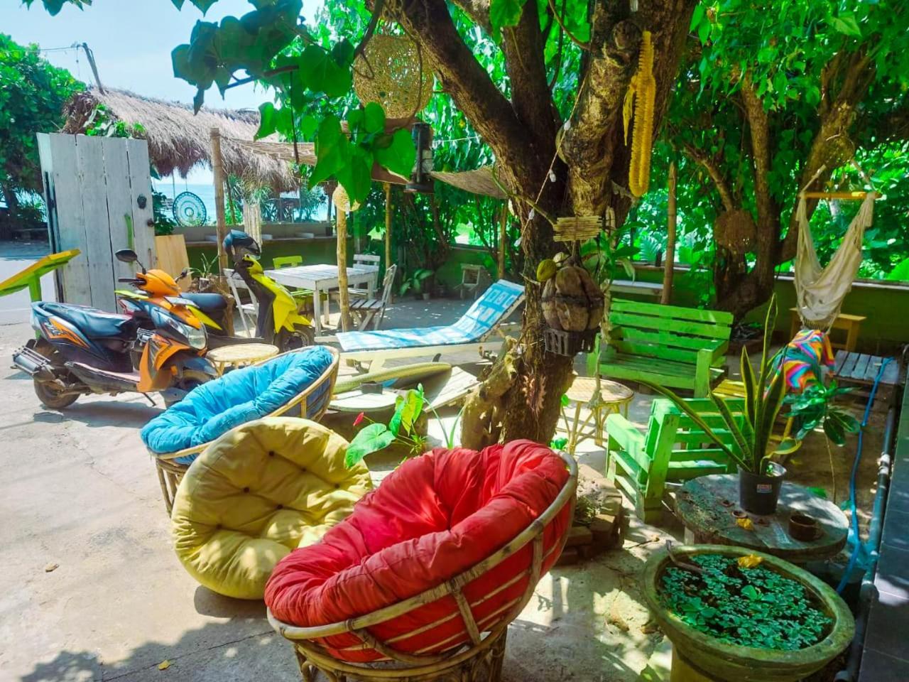 Hostel Gaia Ocean Surf Yoga Ahangama Exteriér fotografie
