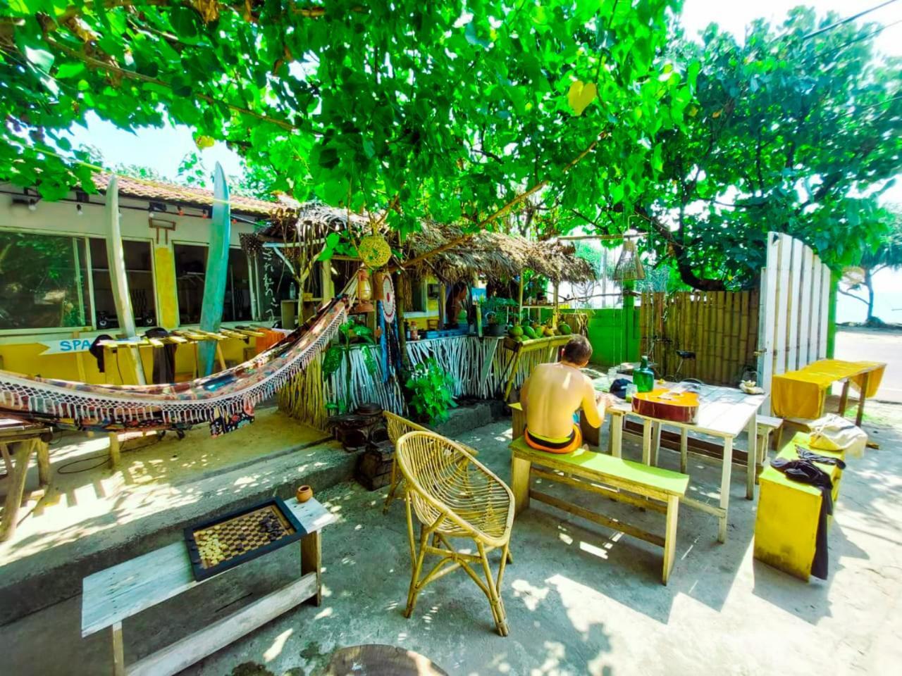 Hostel Gaia Ocean Surf Yoga Ahangama Exteriér fotografie